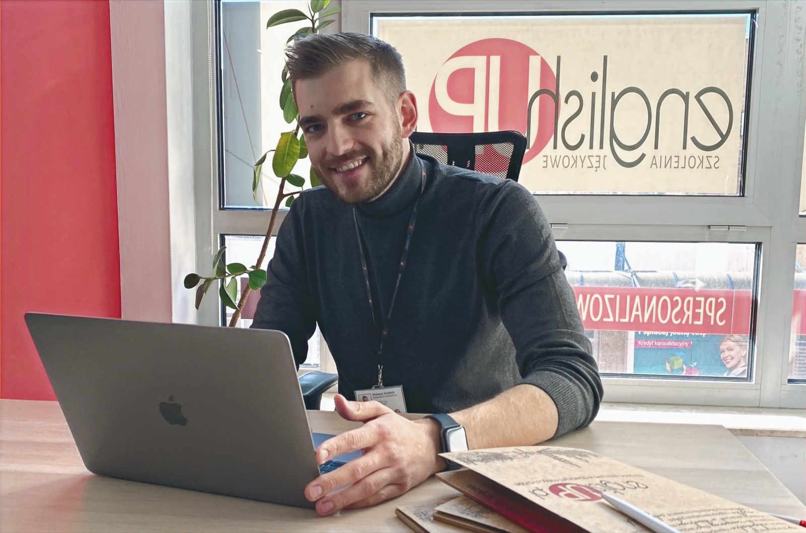 Lektor ENGLISHUP podczas zajęć